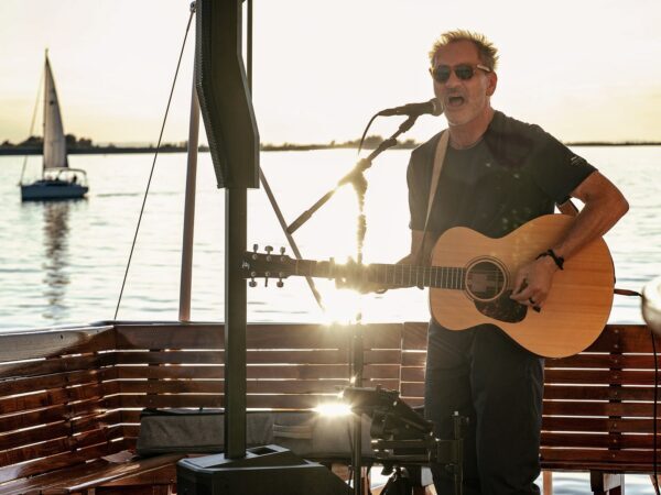 Sonnenuntergang, See und ein altes Dampfschiff. Live auf der Hohentwiel zu spielen – das war schon…